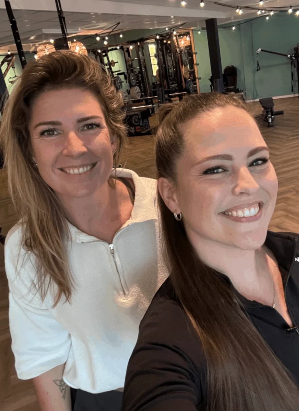 Samen in de trainingsstudio van Common Heroes